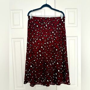 Maroon black and white midi skirt seamless elastic waist prob fits sz.8-10 well